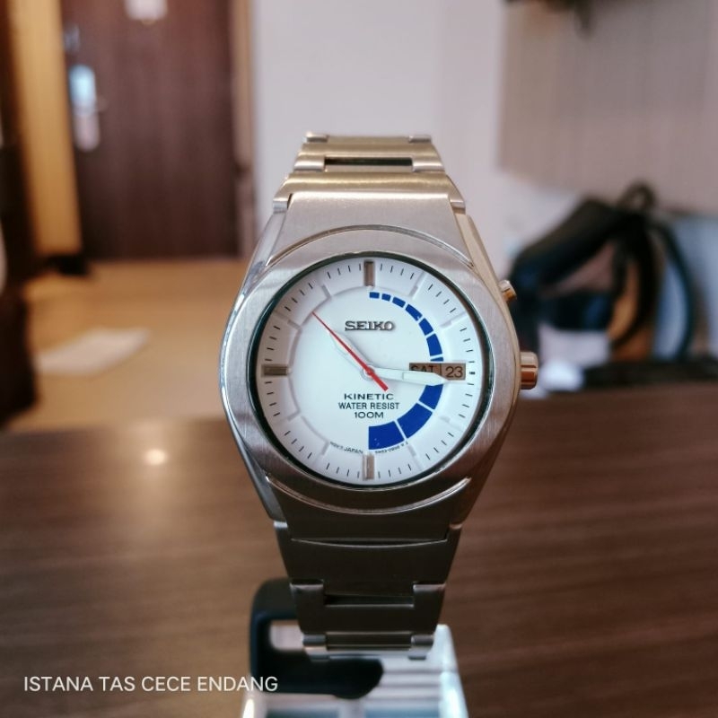 jam tangan priaSeiko kinetic