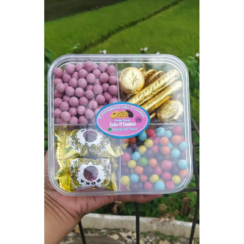 

parsel coklat/hampers coklat l'agi 4 sekat