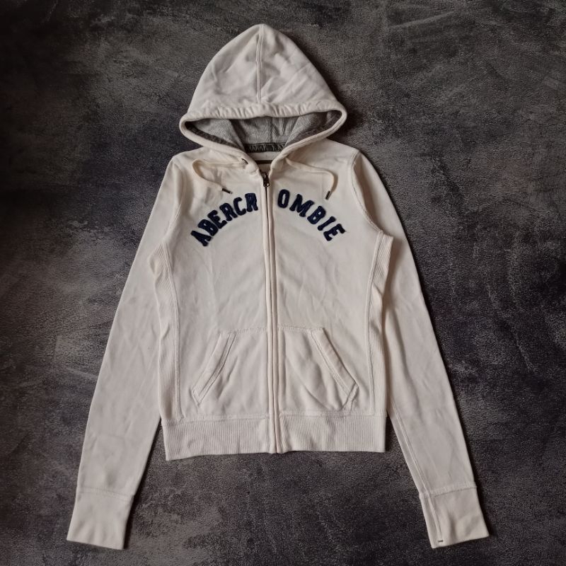 ABERCROMBIE PUTIH