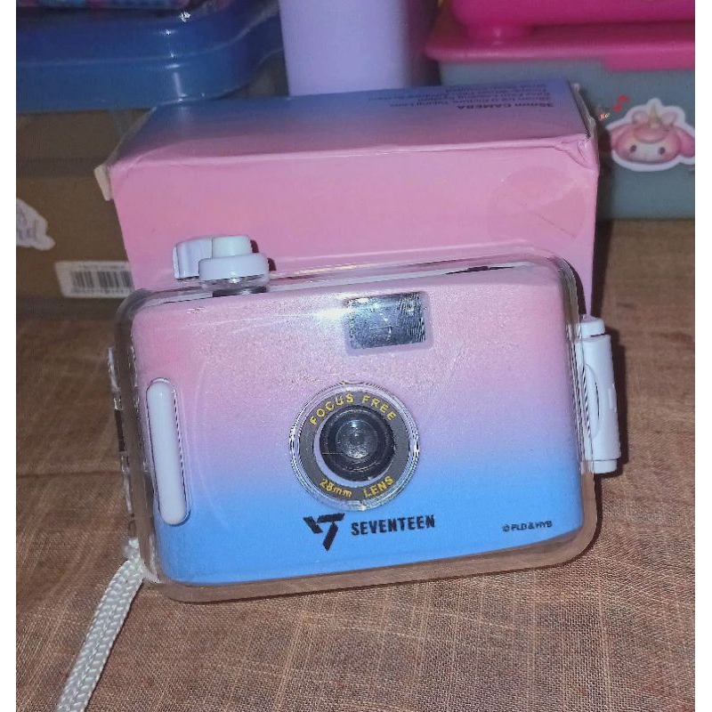 seventeen analog toy camera