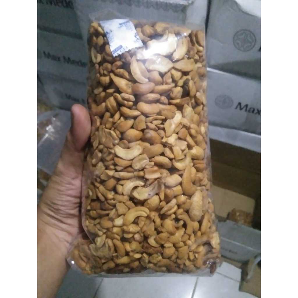 

Kacang Mede Patahan matang harga per kg