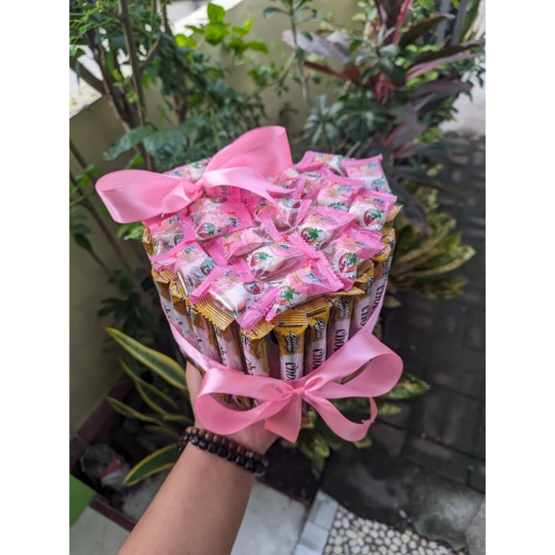 

Buket Permen chocolatos Bentuk Kue Tart