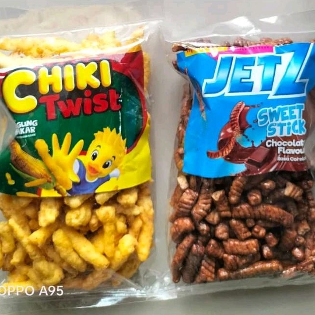 

2 pcs kemasan repack jetz dan chiki twist 150 gram