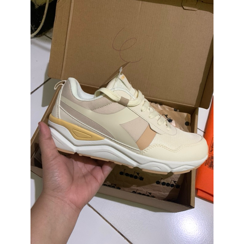 NEW Sepatu Diadora Fandela Latte Blush