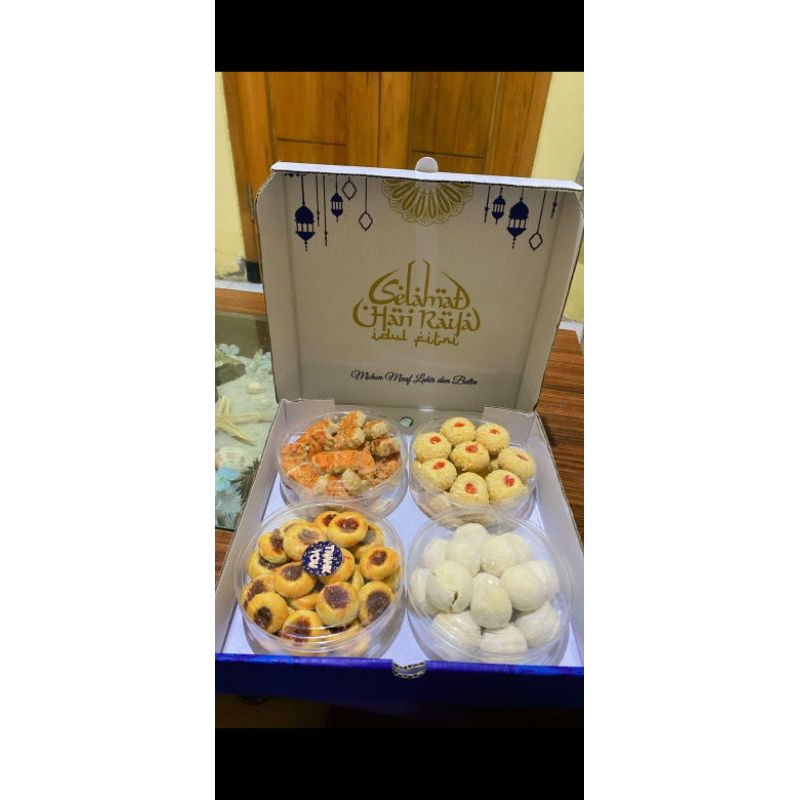 

Hampers kue kering 250gram(4toples)