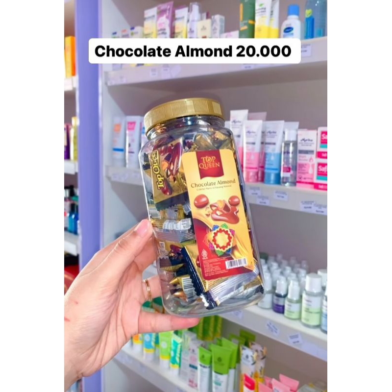 

CHOCOLATE ALMOND THE QUEEN