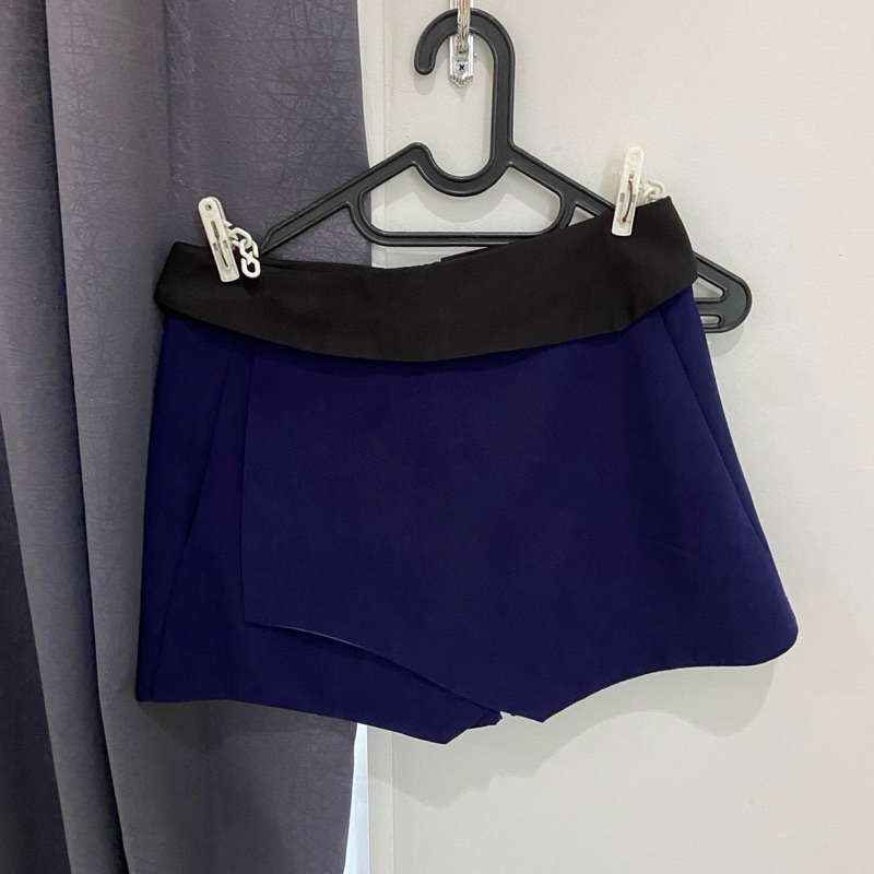 MDS BLUE SHORT PANT SKIRT DARK NAVY BIRU PENDEK ROK MODEL CELANA HITAM BELT PRELOVED SECOND