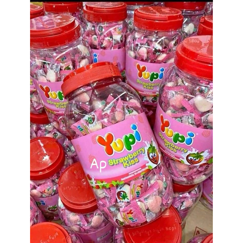 

YUPI STRAWBERRY toples