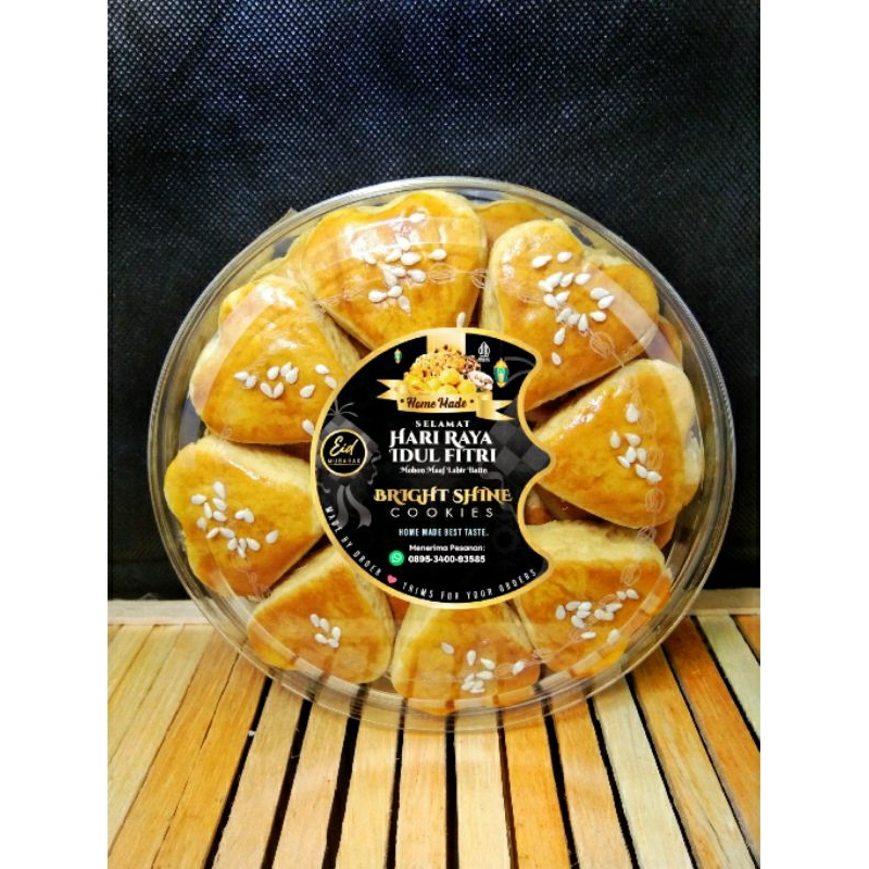 

Kue kering Kacang /Bright shine cookies 250gram
