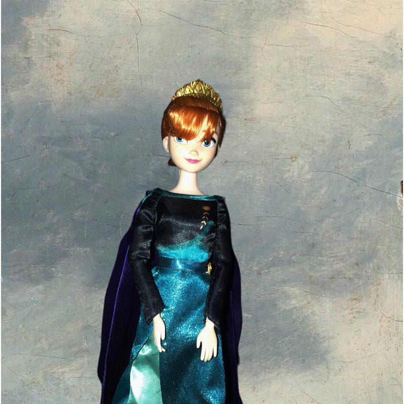 Barbie preloved anna disney store Frozen