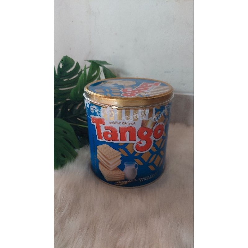 

wafer tango kaleng