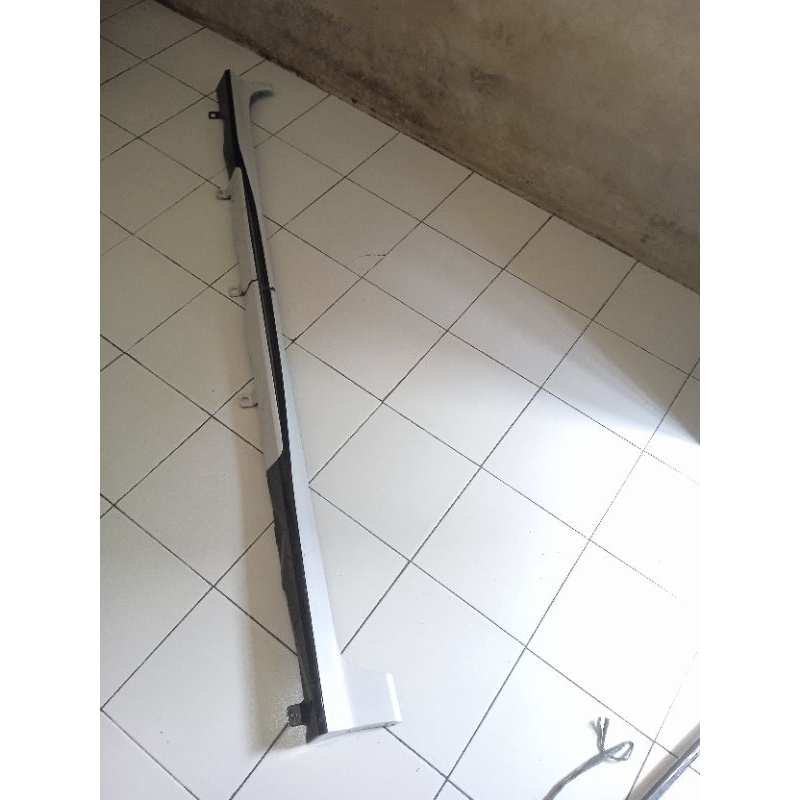 sidekit / bodykit kanan Suzuki alnew ertiga sport