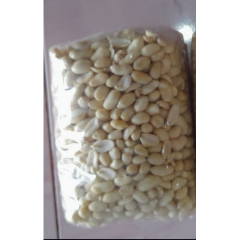 

kacang kupas 1kg