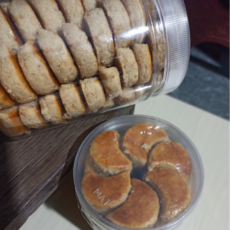 

Kue Kacang toples tabung 750 ml
