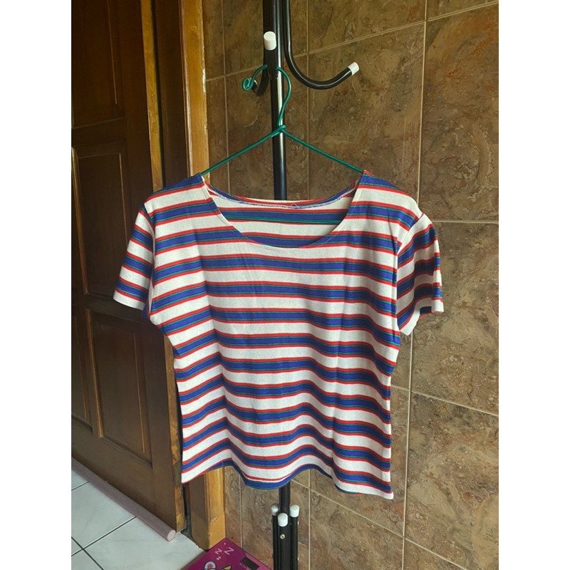 PL kaos crop wanita garis merah navy