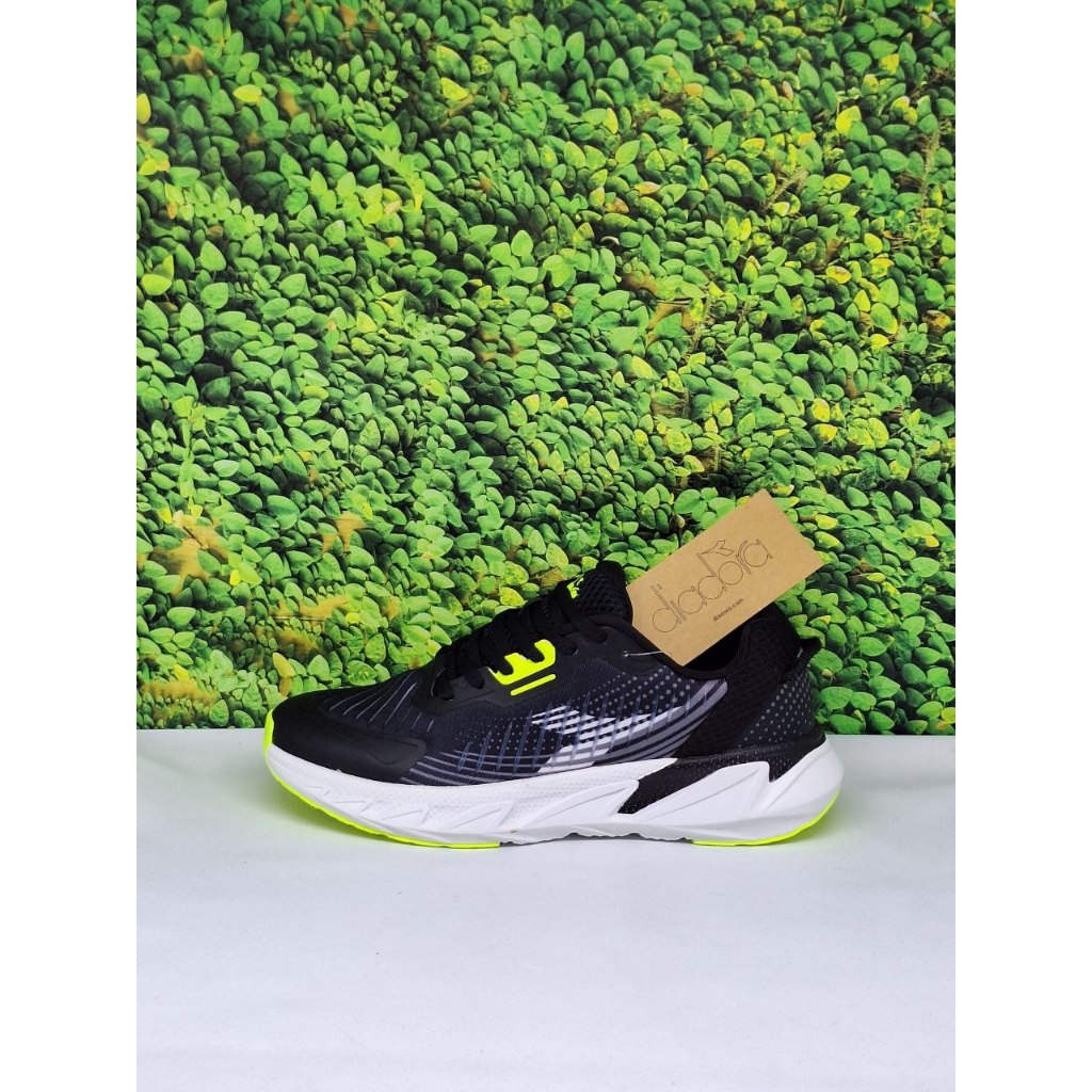Sepatu Pria Diadora Men'S Running Shoes Hitam Kuning 100% ORIGINAL