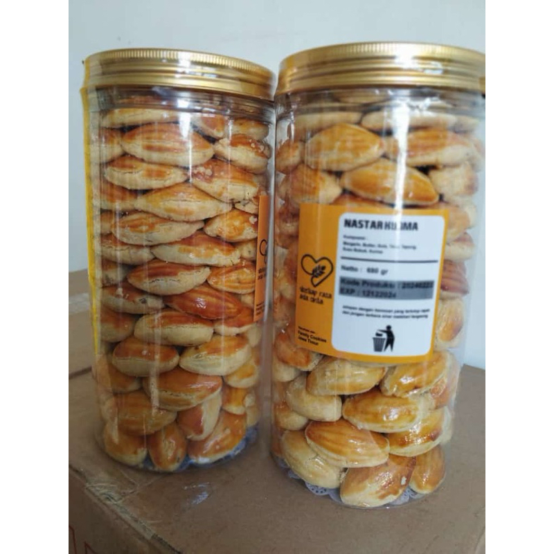 

Family Cookies Nastar Kurma tabung