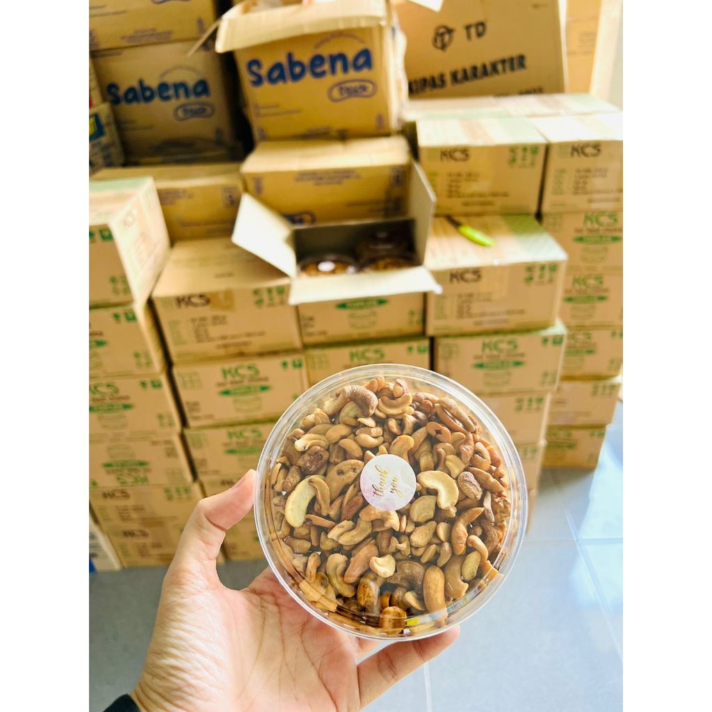 

PAKET 2 PCS KACANG METE 200GR | KACANG MEDE KEMASAN TOPLES 200GR