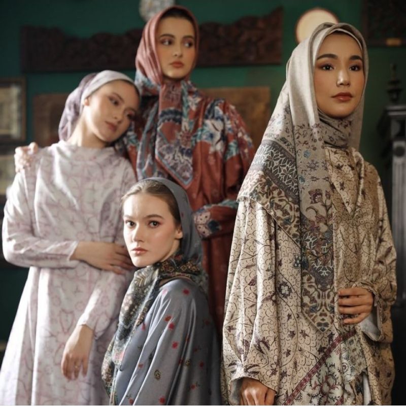 Jilbab Pelangi Asmara Poelang Kampoeng Series by Dian Pelangi X Barli Asmara LIMITED EDITION Hijab K