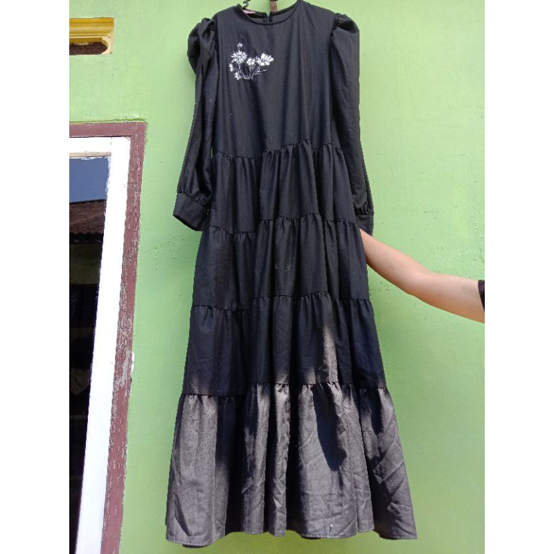 Preloved Sideline  Alma Dress Lengan Puffy
