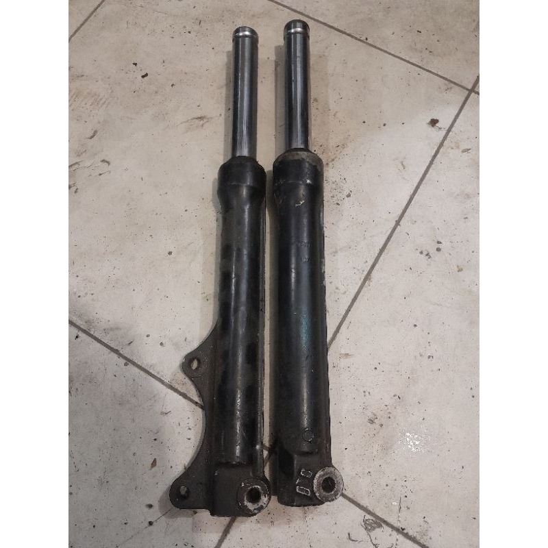 sok depan mio smile mio j bekas original  ( copotan motor )