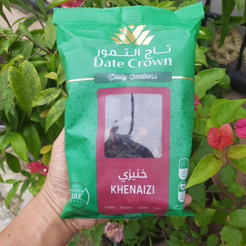 

Kurma Date Crown Khenaizi 500 gr kemasan pouch