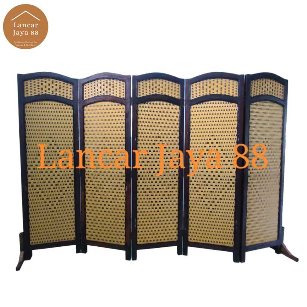 Sketsel Ruangan Rotan Sintetis 5 Pintu Tinggi 170 Cm