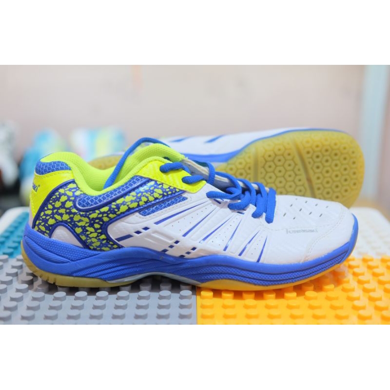 sepatu badminton kawasaki