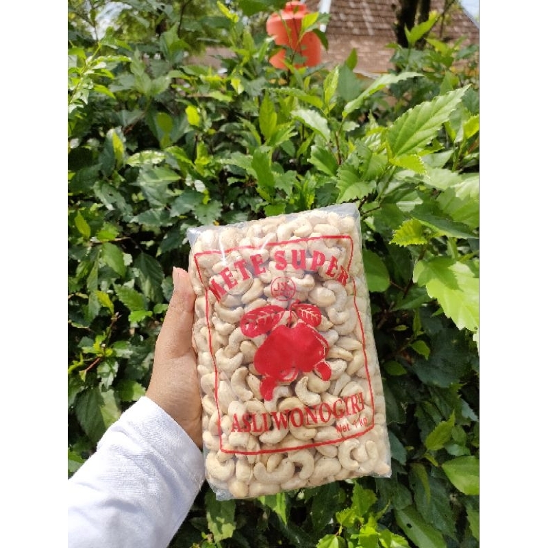 

BEST SELLER ! KACANG MENTE MENTAH 1 Kg ASLI WONOGIRI