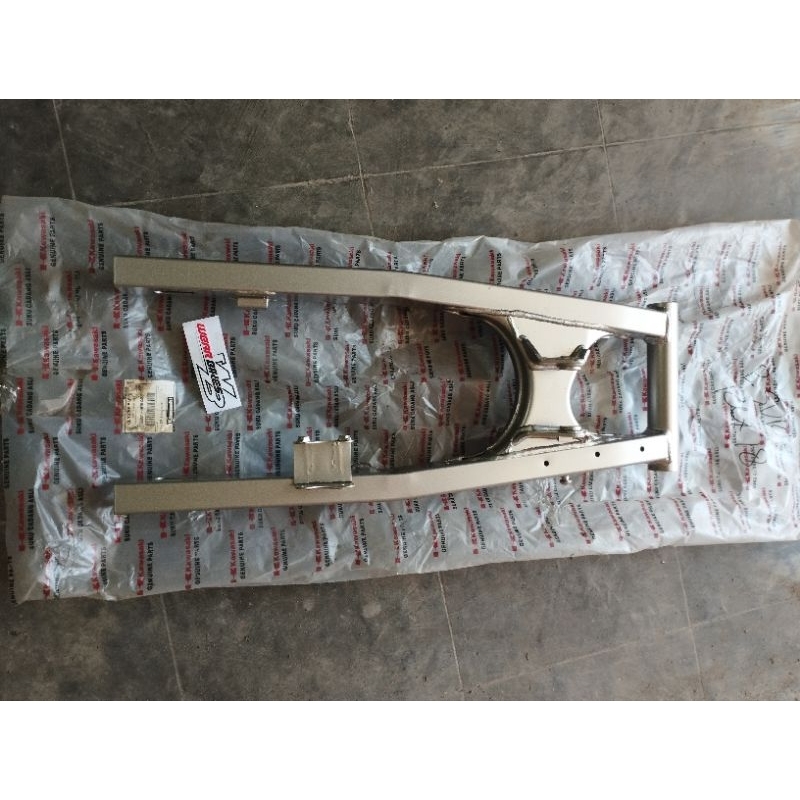 Swing Arm Arem Kawasaki KLX 150L  - KLX BF - Original Asli Kawasaki
