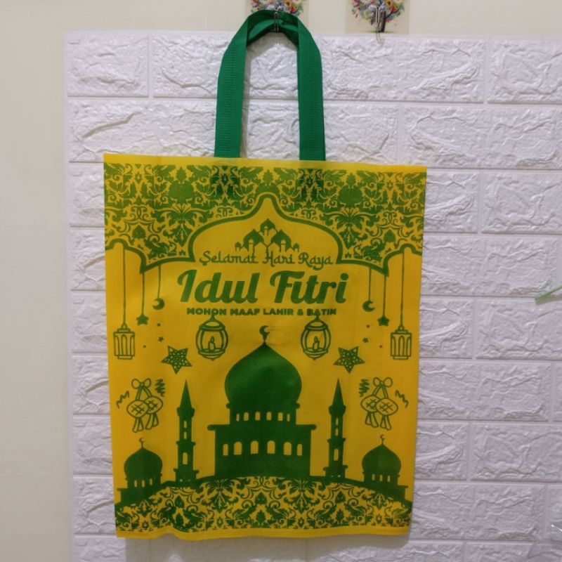 

Tas Idul Fitri Murah HSH size 38x10x48 cm sablon 2 sisi