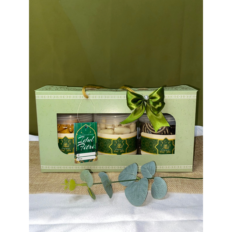 

HAMPERS LEBARAN IDUL FITRI PAKET BOX ISI 3 TOPLES 500ML HAMPERS CEMILAN SNACK HAMPERS MAKANAN RINGAN KUE HAMPERS IDUL FITRI 2024