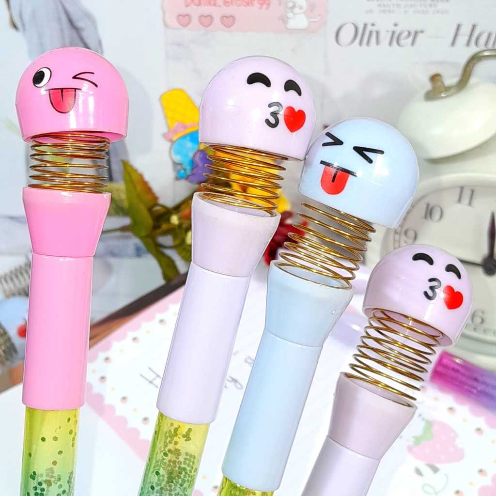 

Pulpen Gliter Mentul Emoji Super Cute Bolpen Mantul Lucu Tinta Hitam / Pen Glitter Mentul Imut Unik Alat Tulis Sekolah Anak Kekinian Stationary Fancy Harga Termurah Kualitas Terbaik Bisa Grosir dan COD