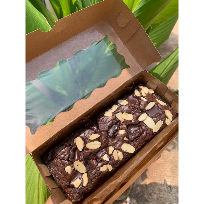 

Fudgy Brownies -Cakeke