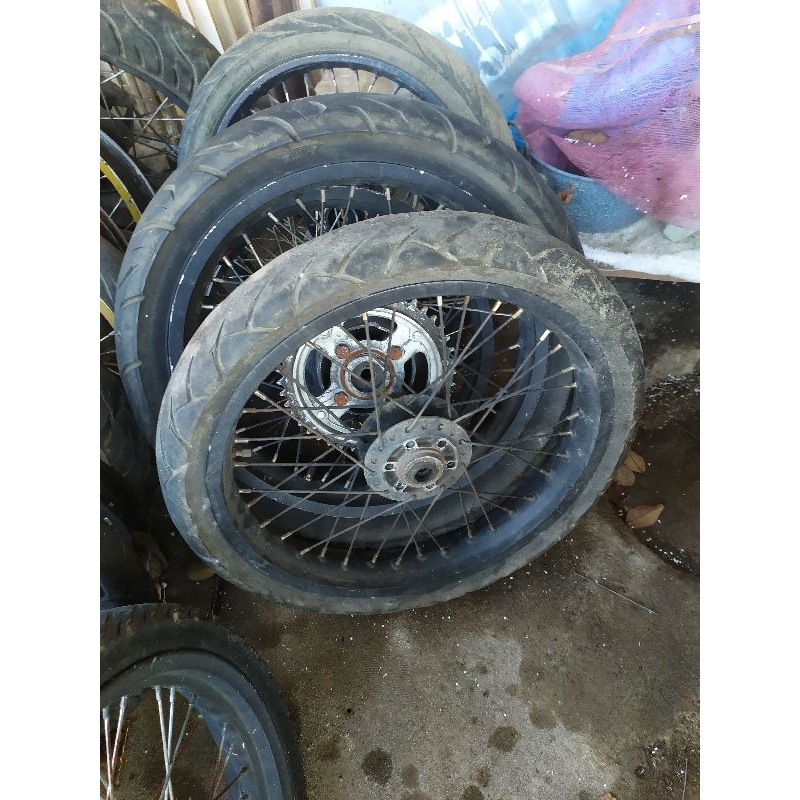 Velg Ring 18 Tiger Revo tapak lebar set