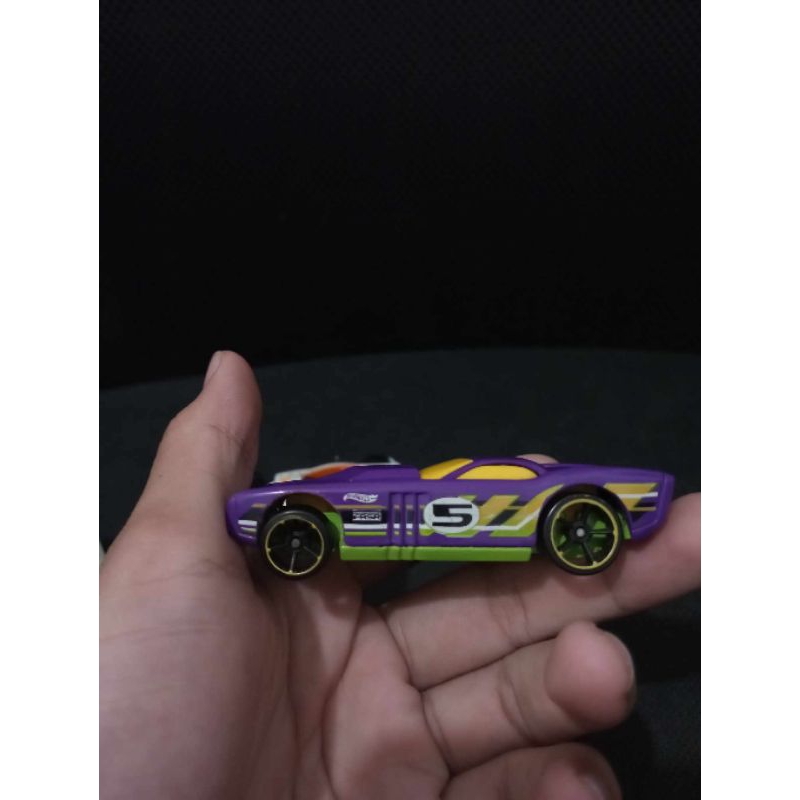 Hotwheels Govner n spectre loose
