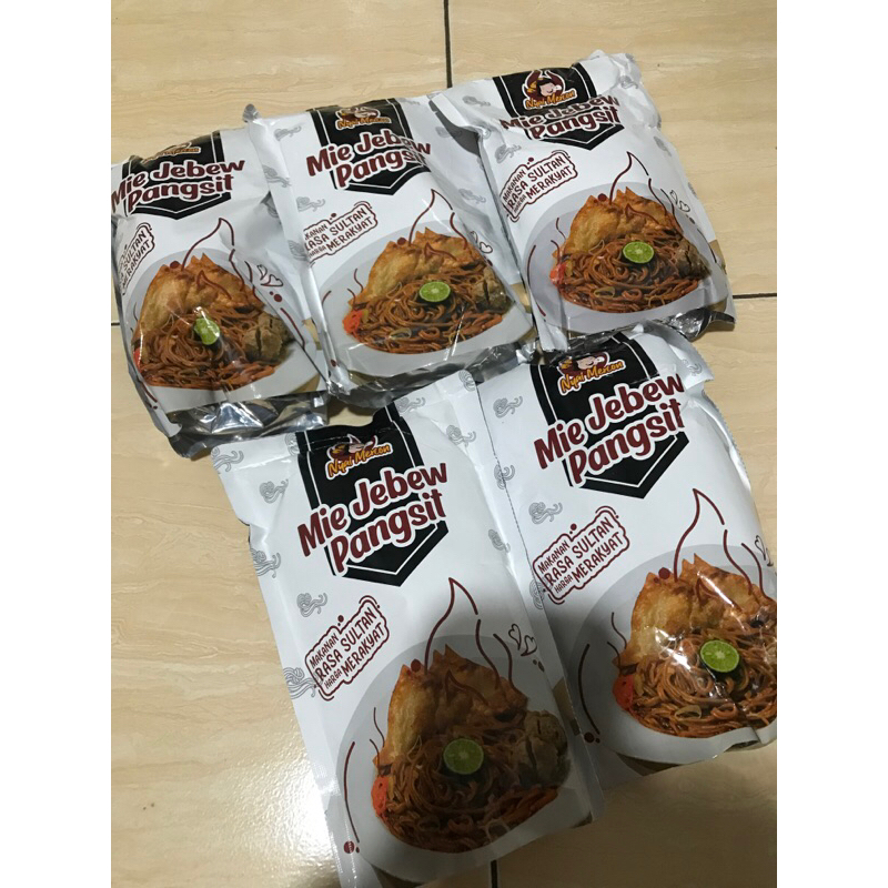 

MIE JEBEW PANGSIT NYAI MERCON