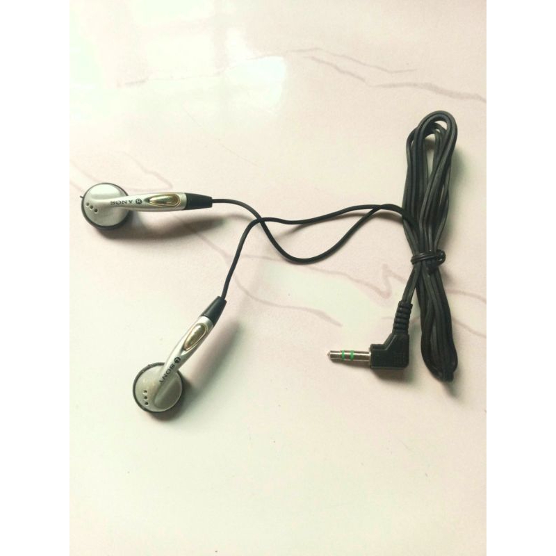 Headset merek SONY returan pabrik gambling