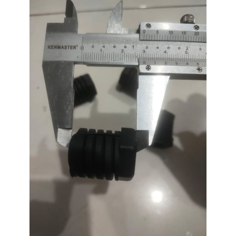 KARET BANTALAN KAP MESIN SUZUKI APV INNOVA HARGA PER 1 PCS