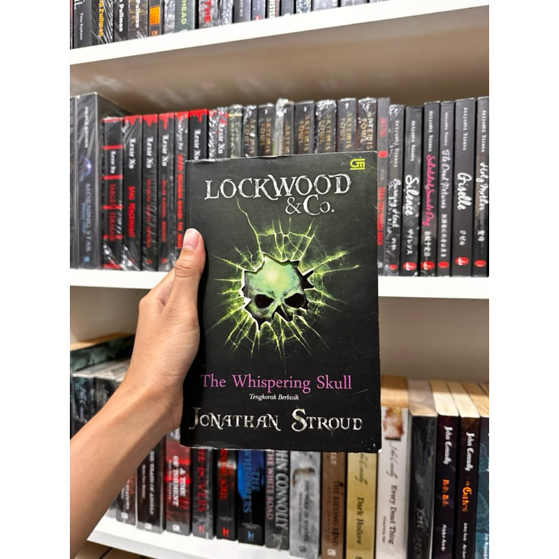 LOCKWOOD & CO - THE WHISPERING SKULL (TENGKORAK BERBISIK) PRELOVED ORIGINAL