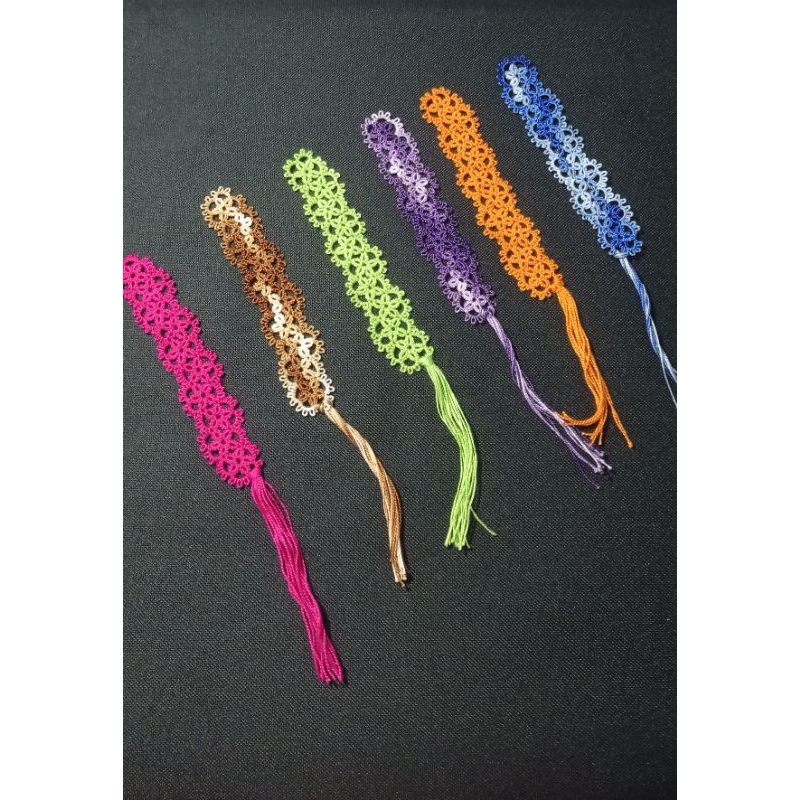 Pembatas Buku Rajutan Tatting