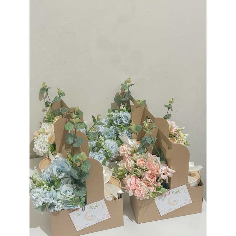 

[PRE ORDER] Gift Hampers Brownie Bites+Artificial Flowers