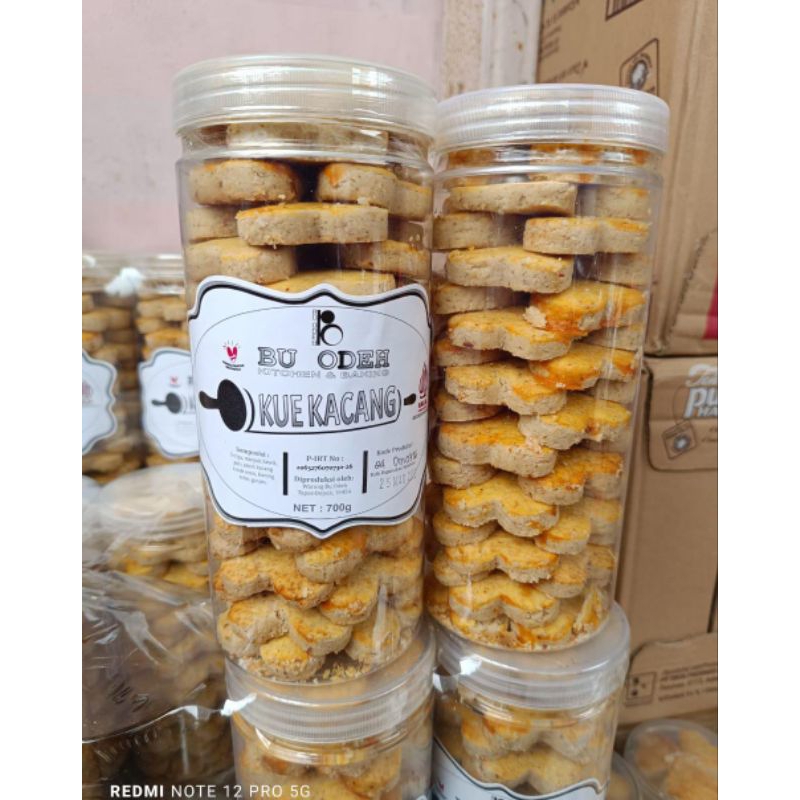 

kue kacang bu odeh enakk kue lebaran/kue kacang home made 700 gr PACKING DIJAMIN AMAN MENGGUNAKAN DUS