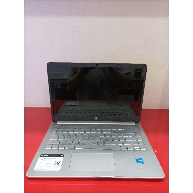 LAPTOP  HP 250  INTEL CORE I5 8GB/256 SSD WIN 11
