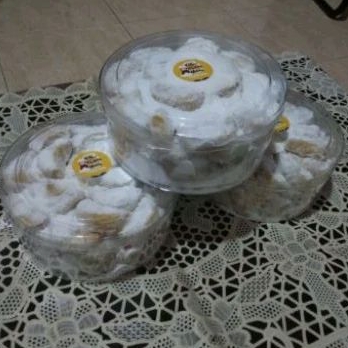 

Kue Putri Salju