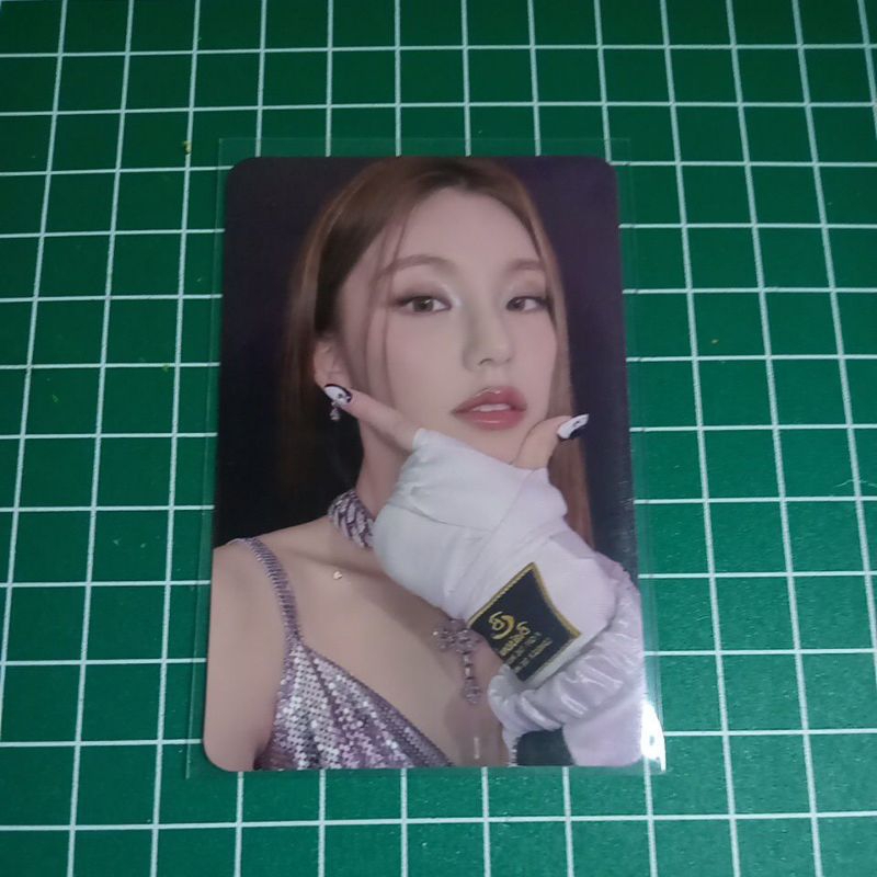 [OFFICIAL] Photocard yeji ITZY