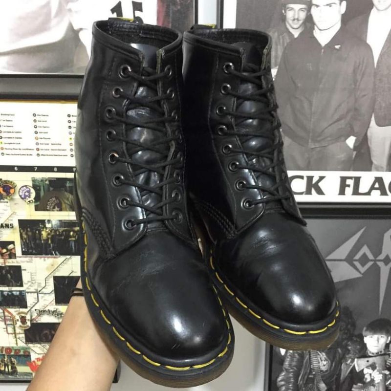 DR MARTENS 1460 BLACKSMOOTH 6UK MIE