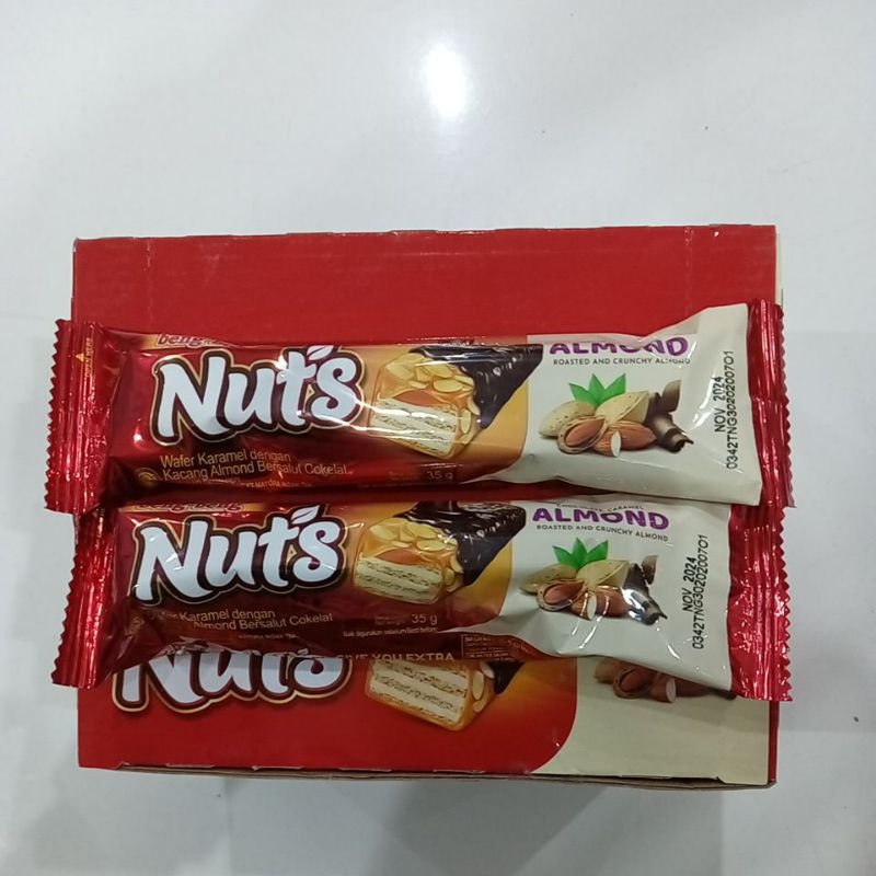 

Beng Beng Nuts Wafer dengan Kacang Almond Bersalut Cokelat 35 g