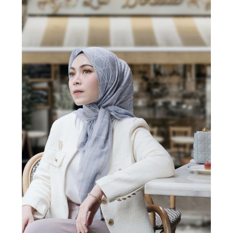 Preloved Vanilla Hijab