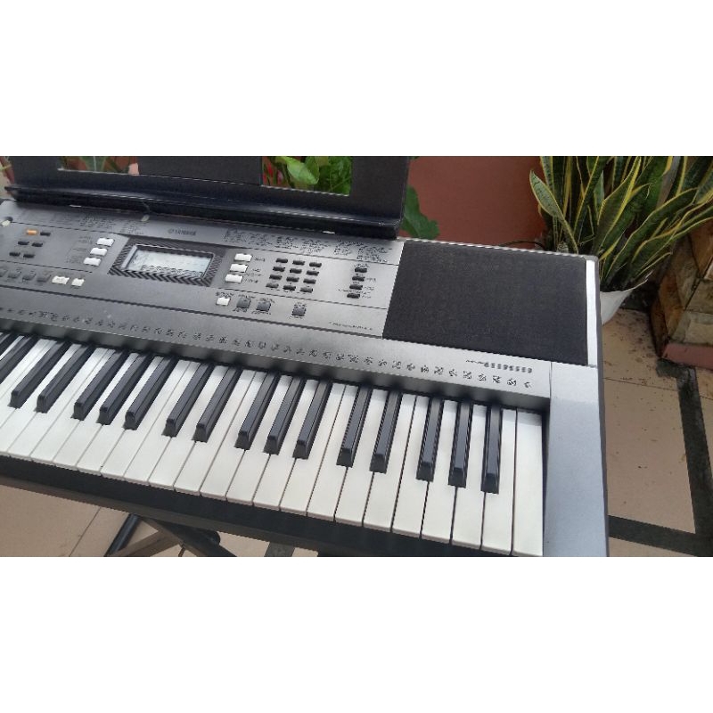 Keyboard Yamaha PSR e353